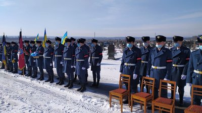 У Харкові прощаються з загиблим на Донбасі військовим У Харкові прощаються з загиблим на Донбасі військовим
