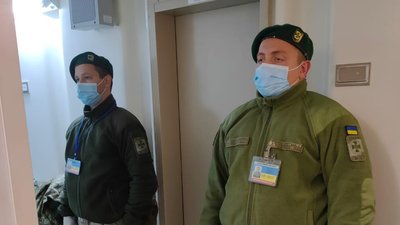 Нелегальних мігрантів та наркотики виявили херсонські прикордонники у порту Миколаєва Нелегальних мігрантів та наркотики виявили херсонські прикордонники у порту Миколаєва