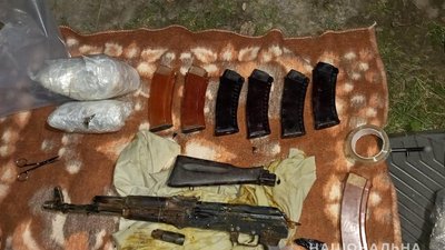 У поліції Житомирщини розповіли подробиці про вогнепальне поранення 9-річного хлопчика У поліції Житомирщини розповіли подробиці про вогнепальне поранення 9-річного хлопчика