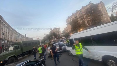 Поліція та КОРД затримали в центрі Києва іноземців-грабіжників Поліція та КОРД затримали в центрі Києва іноземців-грабіжників