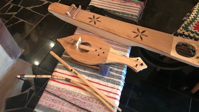 культура, майстер, музичні інструменти, домбра, експозиція, майстерня культура, майстер, музичні інструменти, домбра, експозиція, майстерня