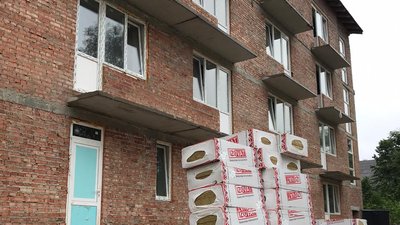 На Львівщині двох підприємців підозрюють у розкраданні під час будівництва військових гуртожитків На Львівщині двох підприємців підозрюють у розкраданні під час будівництва військових гуртожитків
