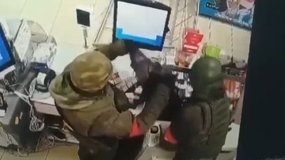 У Тростянці на Сумщині російські військові пограбували магазин