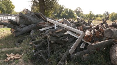 Замість газу – дрова: ліцей на Черкащині перейшов на альтернативне опалення Замість газу – дрова: ліцей на Черкащині перейшов на альтернативне опалення