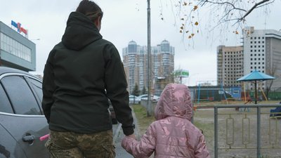 До України з тимчасово окупованої частини Донеччини повернули ще одну дитину: історія повернення доньки військової