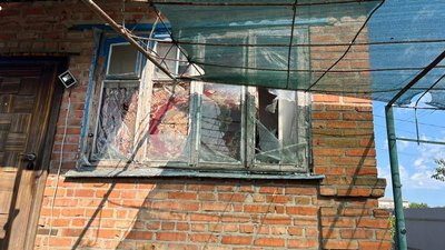 Війська РФ вдарили по Нікопольському району Дніпропетровщини: пошкоджено 5 будинків