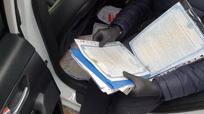 На Дніпропетровщині чоловік організовував фіктивні шлюби для легалізації іноземців