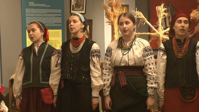 У дійстві взяли участь фольклорний гурт "Ладовиці" з міста Хмельницького та фольклорний гурт з Київщини У дійстві взяли участь фольклорний гурт "Ладовиці" з міста Хмельницького та фольклорний гурт з Київщини