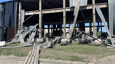 На будівлі промислового об'єкту впали збиті ракети: деталі нічної атаки по Одесі. ФОТО