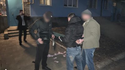 На Луганщині затримали поліціянтів, що займались збутом наркотиків та вимаганням. ФОТО