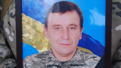 У Шостці поховали двох військовослужбовців ЗСУ У Шостці поховали двох військовослужбовців ЗСУ