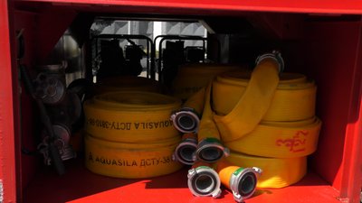 У Черкасах зайнялася пожежа в пʼятиповерховому будинку: господаря ушпиталили