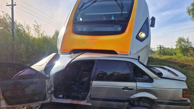 Зіткнення автомобіля та дизель-поїзда
