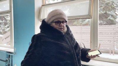 У Дніпрі жителі гуртожитку, в який війська РФ поцілили дроном, долають наслідки атаки У Дніпрі жителі гуртожитку, в який війська РФ поцілили дроном, долають наслідки атаки