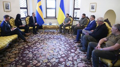 Зеленський прийняв вірчі грамоти від новопризначених послів Німеччини, Швеції та Індонезії Зеленський прийняв вірчі грамоти від новопризначених послів Німеччини, Швеції та Індонезії