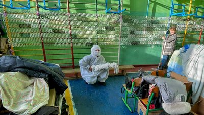 У Миколаєві виготовляють маскувальні костюми для військових У Миколаєві виготовляють маскувальні костюми для військових