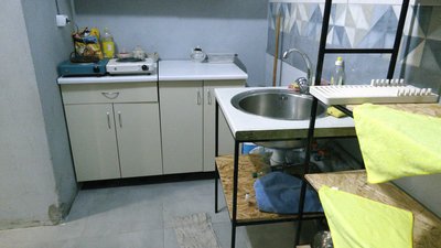В одній з новобудов Івано-Франківська волонтери облаштували прихисток для переселенців В одній з новобудов Івано-Франківська волонтери облаштували прихисток для переселенців