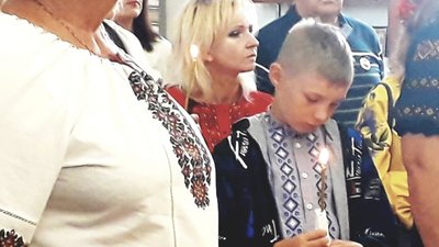 На Херсонщині зустрілися 25 родин загиблих бійців. Приїхали з усієї України до Скадовська На Херсонщині зустрілися 25 родин загиблих бійців. Приїхали з усієї України до Скадовська