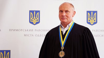 В Одесі суддя, який розглядає одну зі справ Стерненка, заявив про обстріл кабінету