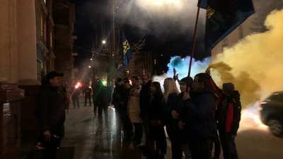 Франківські нацгвардійці на протесті вимагають взяти під варту радника секретаря РНБО Франківські нацгвардійці на протесті вимагають взяти під варту радника секретаря РНБО