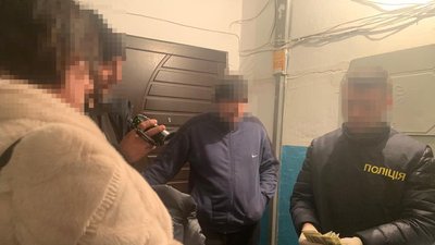 На хабарі у півтори тисячі доларів затримали начальницю управління Волинської ОДА