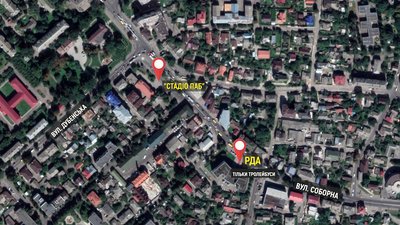У Рівному розмежували зупинку тролейбусів та маршруток. Чому так сталось У Рівному розмежували зупинку тролейбусів та маршруток. Чому так сталось