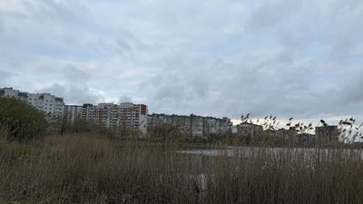Озеро в мікрорайоні Озерна у Хмельницькому
