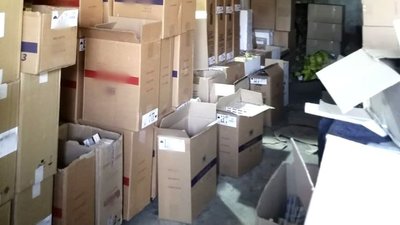Підпільні цехи та контрафакт на мільйони гривень: на Херсонщині поліцейські викрили злочинну групу Підпільні цехи та контрафакт на мільйони гривень: на Херсонщині поліцейські викрили злочинну групу