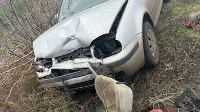 Пошкоджений внаслідок ДТП у Лебедівці автомобіль Volkswagen, 6 листопада 2025