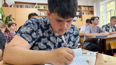 "Онлайн не дає можливості практичних відпрацювань теорії". На Миколаївщині у 57 школах розпочалося очне навчання