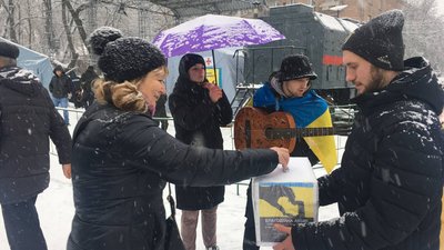 У Ромнах організували благодійну акцію "Незламна Україна"