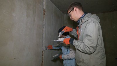 На Івано-Франківщині волонтери БУР-табору ремонтують житло для десяти дітей з Маріуполя На Івано-Франківщині волонтери БУР-табору ремонтують житло для десяти дітей з Маріуполя