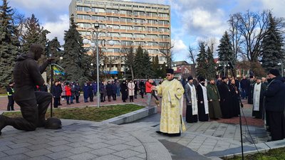 У Черкасах вшанували пам'ять Героїв Небесної Сотні У Черкасах вшанували пам'ять Героїв Небесної Сотні