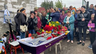 На Сумщині поховали військовослужбовця Олександра Терещенка На Сумщині поховали військовослужбовця Олександра Терещенка