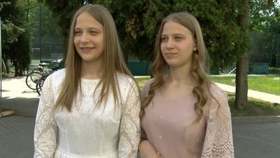 У луцьких школах дев'ятикласникам вручили атестати. Як це було У луцьких школах дев'ятикласникам вручили атестати. Як це було