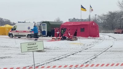 "Гасили" пожежу та "рятували людей". На Одещині пройшли навчання ДСНС України та Румунії "Гасили" пожежу та "рятували людей". На Одещині пройшли навчання ДСНС України та Румунії