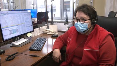 Зустріне Новий рік на роботі і диспетчер швидкої допомоги Людмила Британ. Зустріне Новий рік на роботі і диспетчер швидкої допомоги Людмила Британ.