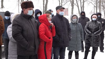 У Городищі мітингували проти реорганізації ліцею У Городищі мітингували проти реорганізації ліцею