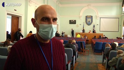 У Житомирі не вистачило конвертів – бюлетені пакували в листки паперу, вирвані з зошитів У Житомирі не вистачило конвертів – бюлетені пакували в листки паперу, вирвані з зошитів