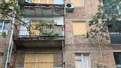 У Миколаєві російські бомбардування пошкодили вікна в 595 багатоповерхівках У Миколаєві російські бомбардування пошкодили вікна в 595 багатоповерхівках