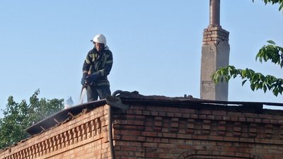 У Суботцівській громаді рятувальники гасили пожежу у домі та знайшли три тіла У Суботцівській громаді рятувальники гасили пожежу у домі та знайшли три тіла