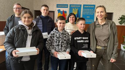 Понад 600 школярів Київщини отримали Apple iPad для навчання