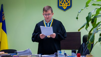 В Одесі суддя заявив про переслідування з боку присяжної, яка назвалася його дружиною