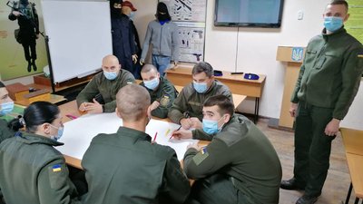 У Кропивницькому влаштували заняття з арт-терапії для нацгвардійців