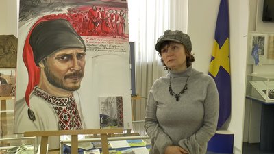 Художниця Юлія Петушинська передає портрет музею Художниця Юлія Петушинська передає портрет музею