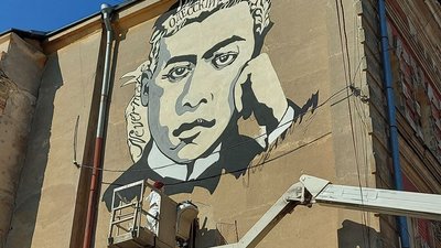В Одесі створили мурал із зображенням письменника Володимира Жаботинського