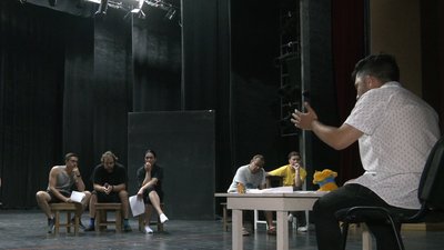 Експерименти на сцені: актори Черкаського драмтеатру готуються до нового сезону