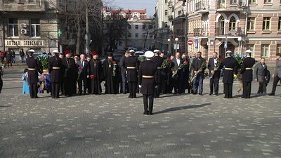 В Одесі святкували 206-у річницю з дня народження Тараса Шевченка В Одесі святкували 206-у річницю з дня народження Тараса Шевченка