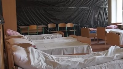 На Буковині лікарняними ліжками облаштували гімназію. СУСПІЛЬНЕ | ВІДЕОНОВИНИ