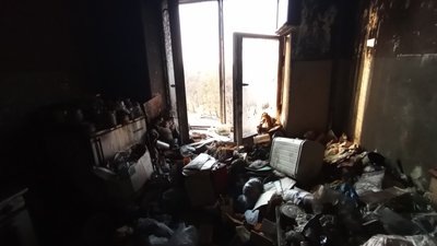 Евакуювали 12 людей: наслідки пожежі у багатоповерхівці у Харкові Евакуювали 12 людей: наслідки пожежі у багатоповерхівці у Харкові